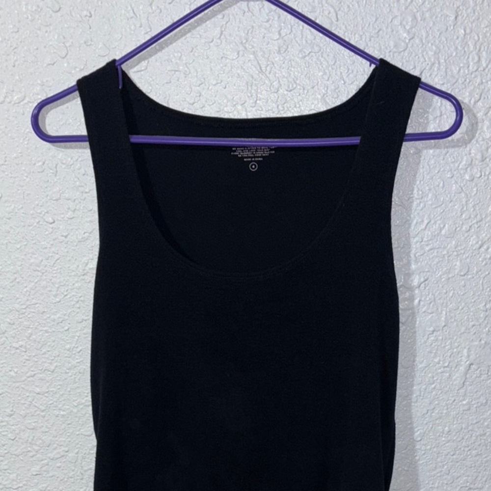 Black Sleeveless Women's Top